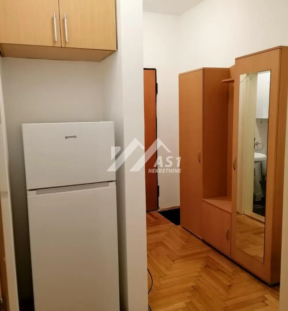 Izdavanje, jednosoban stan, 45m², Centar, Novi Sad