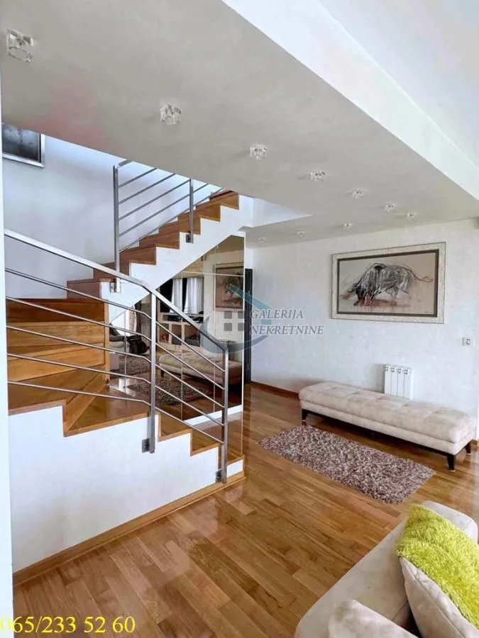 Sale, four bedroom apartment, 270m², Skojevsko Naselje, Beograd