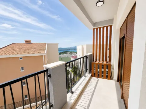 Prodaja, stan, 44m², Tivat, Crna Gora - image 1