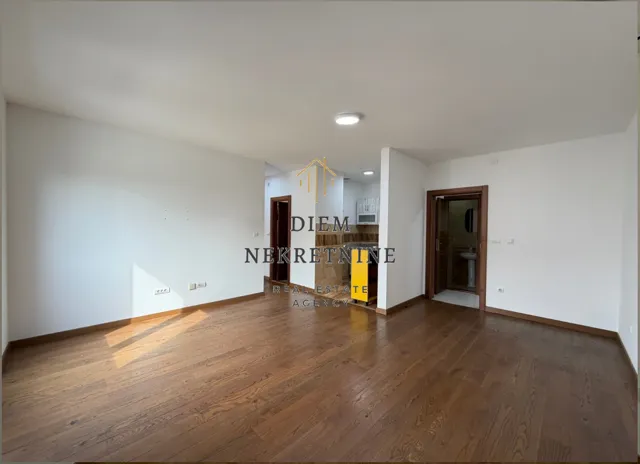 Rent, office space, 56m², City Kvart, Podgorica