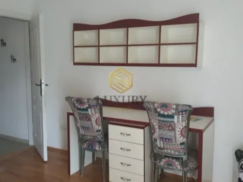 Izdavanje, trosoban stan, 100m², Blok 5, Podgorica - image 11