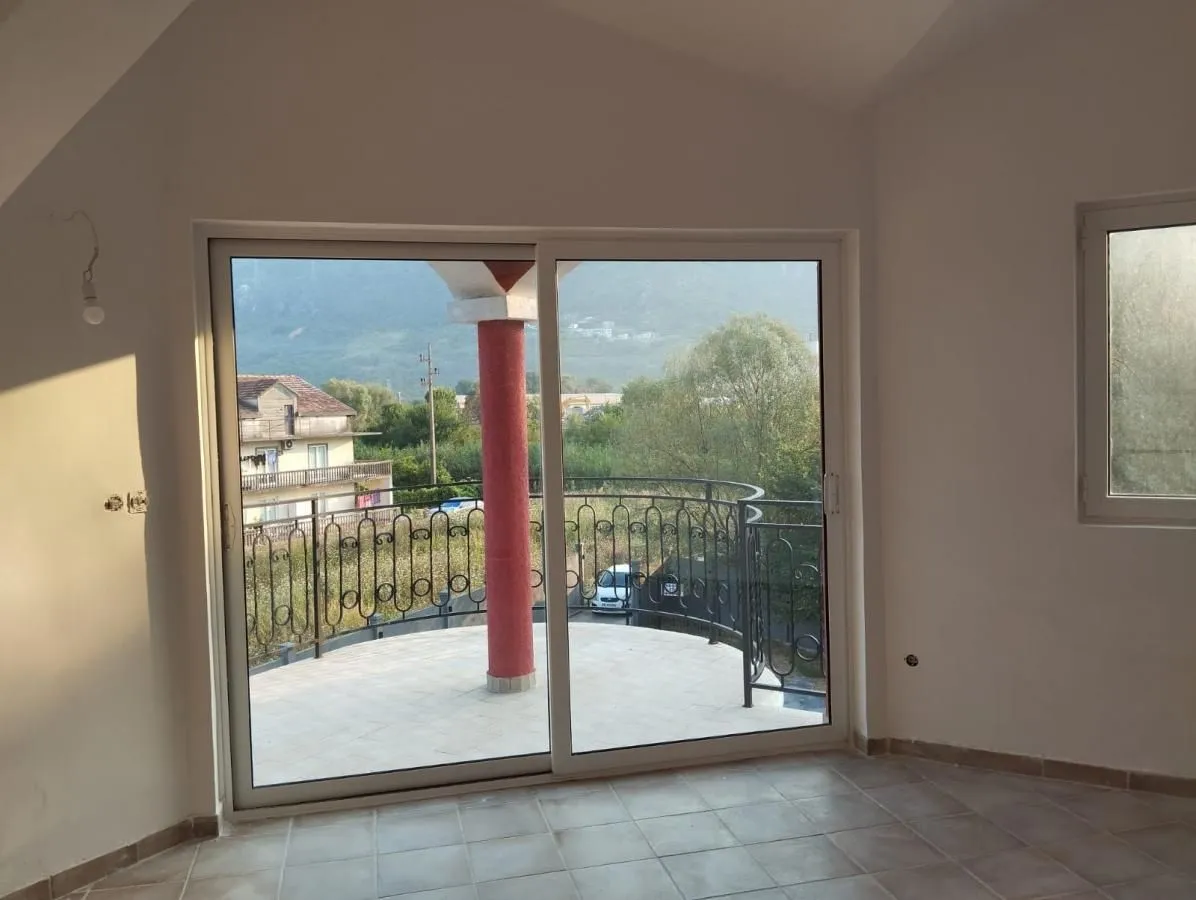 Prodaja, kuća, 79m², Glavati, Kotor