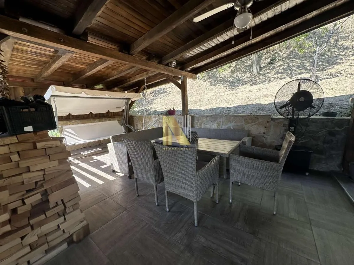 Prodaja, kuća, 150m², Rakovac, Novi Sad Sve Podlokacije