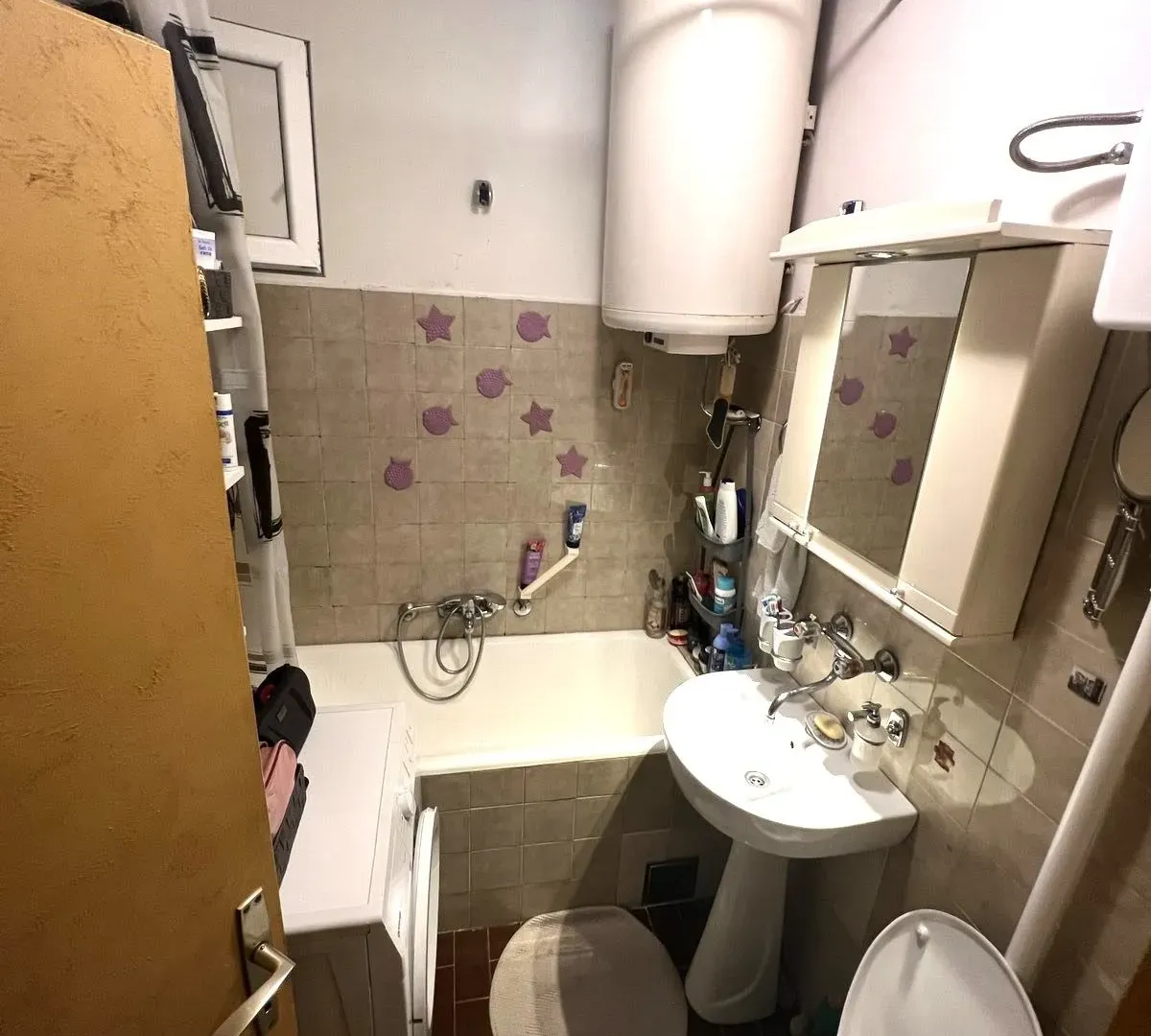 Izdavanje, dvosoban stan, 60m², Blok 6, Podgorica
