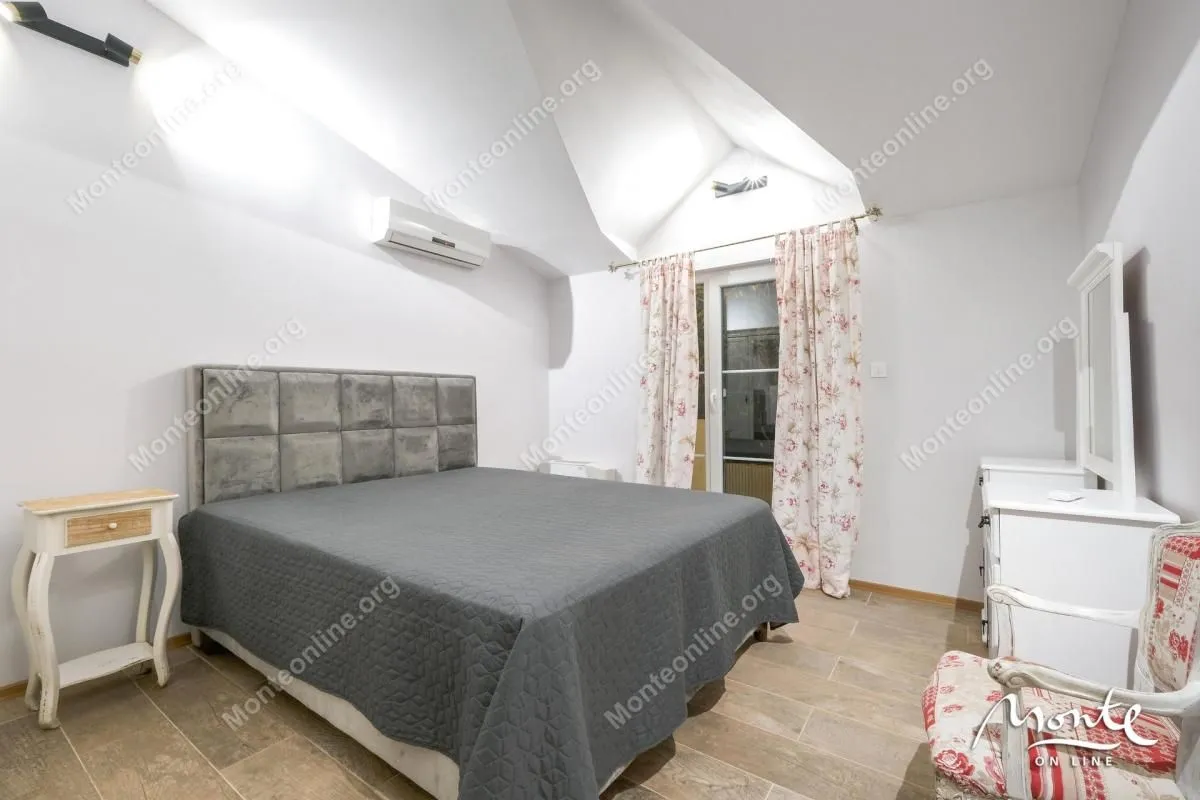 Prodaja, kuća, 198m², Tivat, Crna Gora
