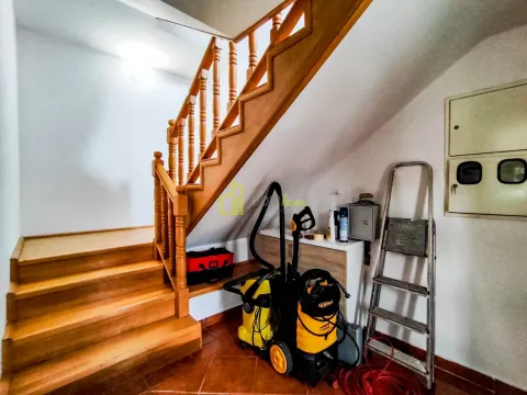 Prodaja, kuća, 340m², Tološi, Podgorica - image 17