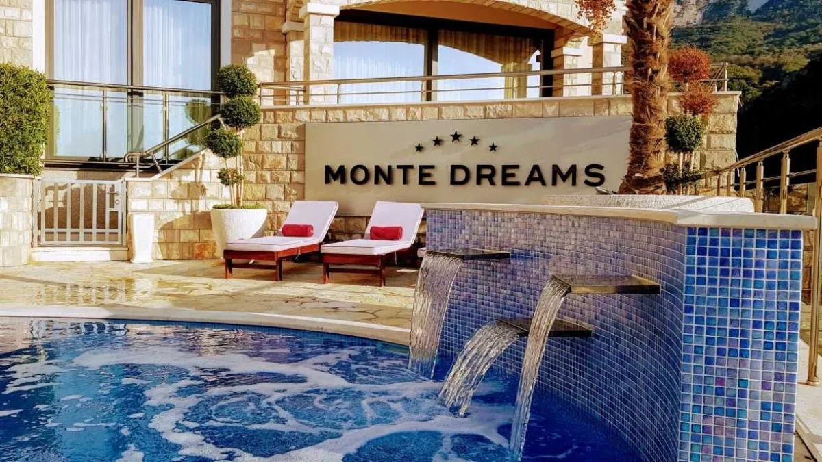 Sale, two bedroom apartment, 131m², Bečići, Budva