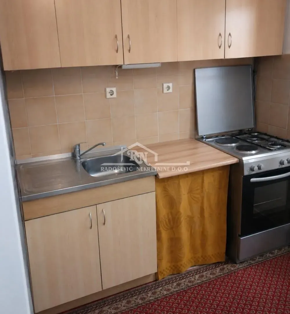 Prodaja, kuća, 410m², Novi Banovci, Stara Pazova