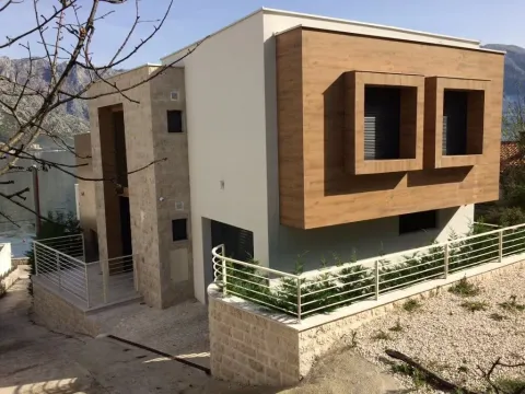 Sale, house, 371m², Stoliv, Kotor - image 2