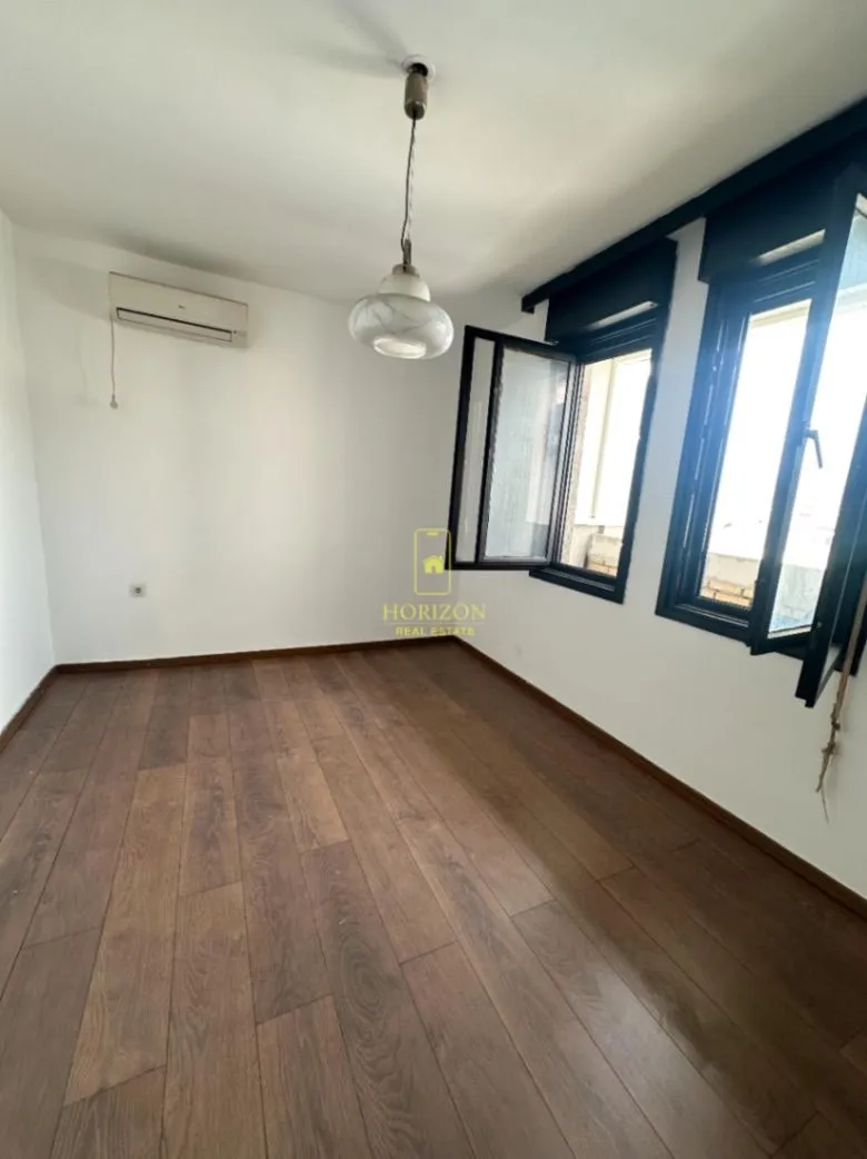 Prodaja, trosoban stan, 96m², Blok 6, Podgorica