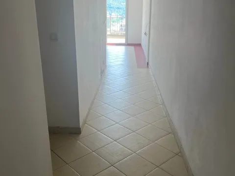 Sale, three bedroom apartment, 382m², Komoševina, Budva - image 5