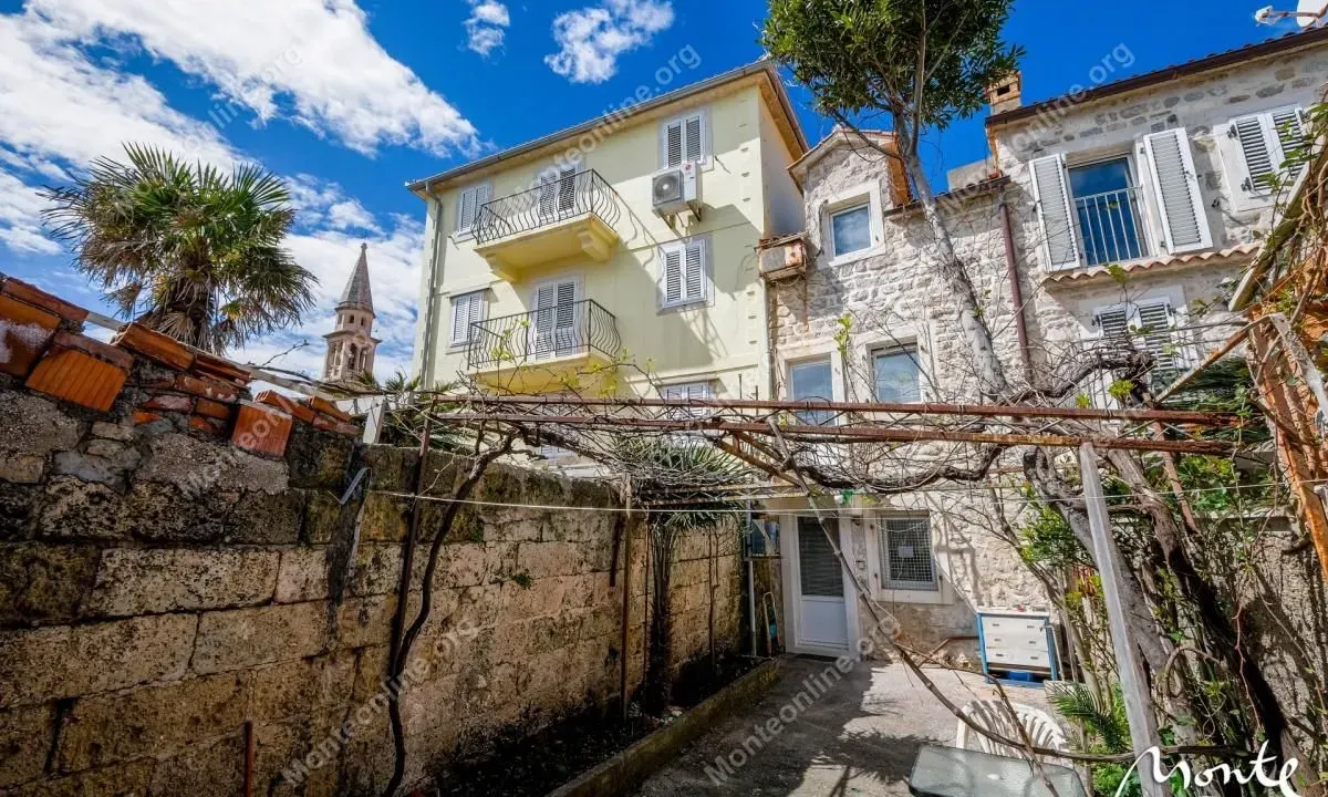 Sale, house, 91m², Stari Grad, Budva