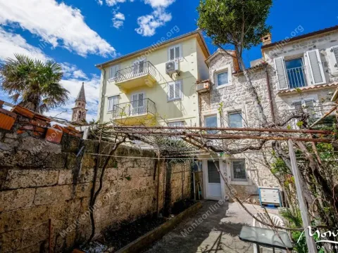 Sale, house, 91m², Stari Grad, Budva