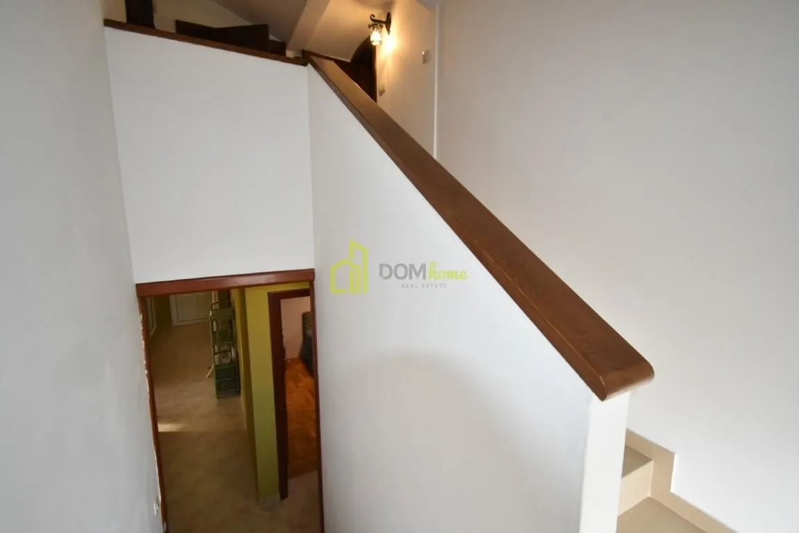 Sale, house, 191m², Tološi, Podgorica