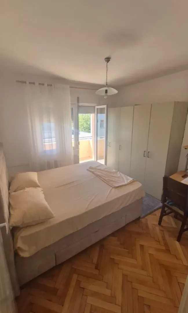 Izdavanje, dvosoban stan, 80m², Centar, Podgorica