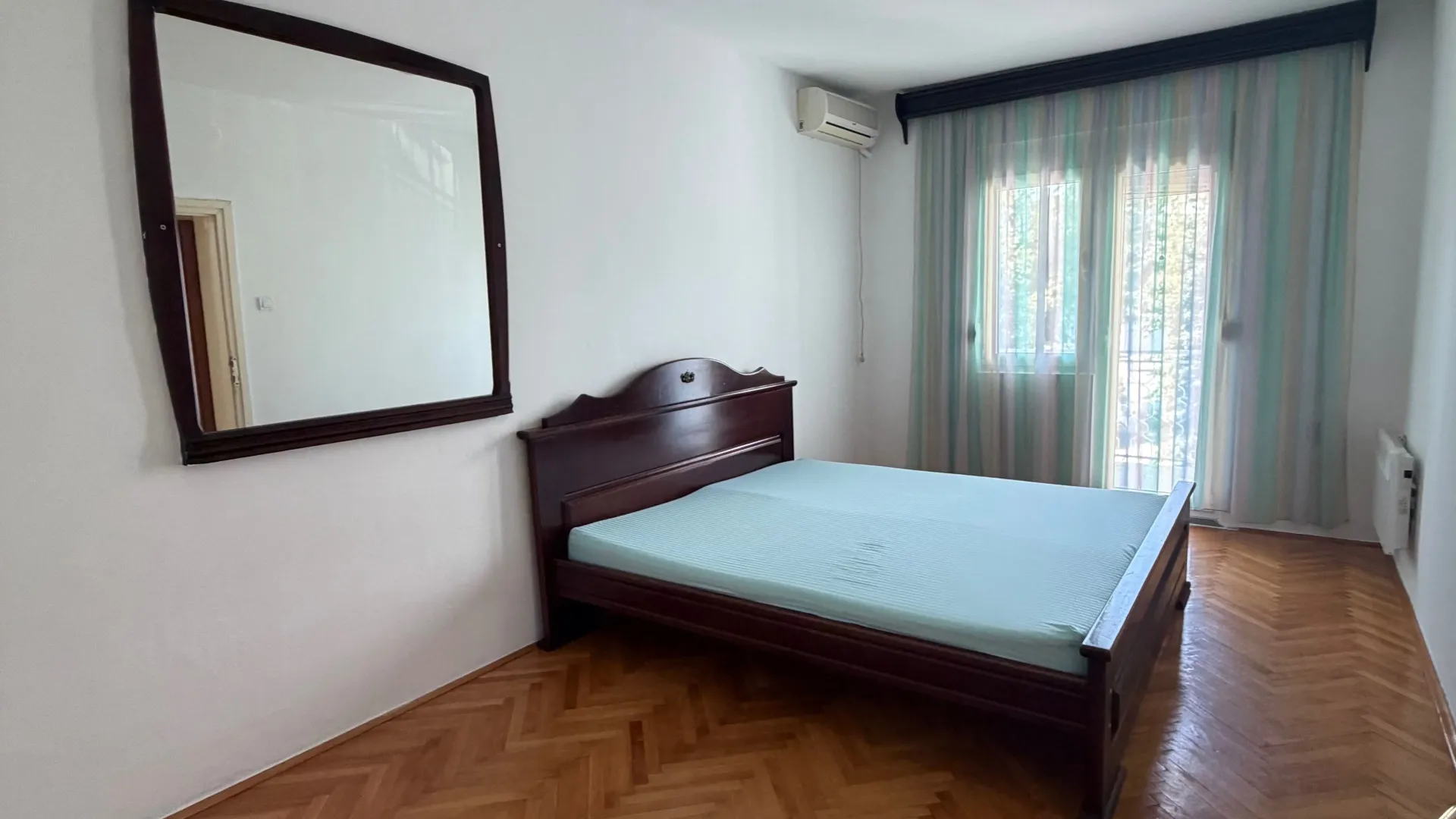 Izdavanje, trosoban stan, 170m², Zlatica, Podgorica