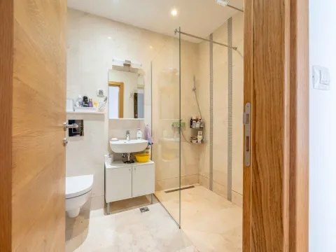 Prodaja, trosoban stan, 212m², Rafailovići, Budva - image 10