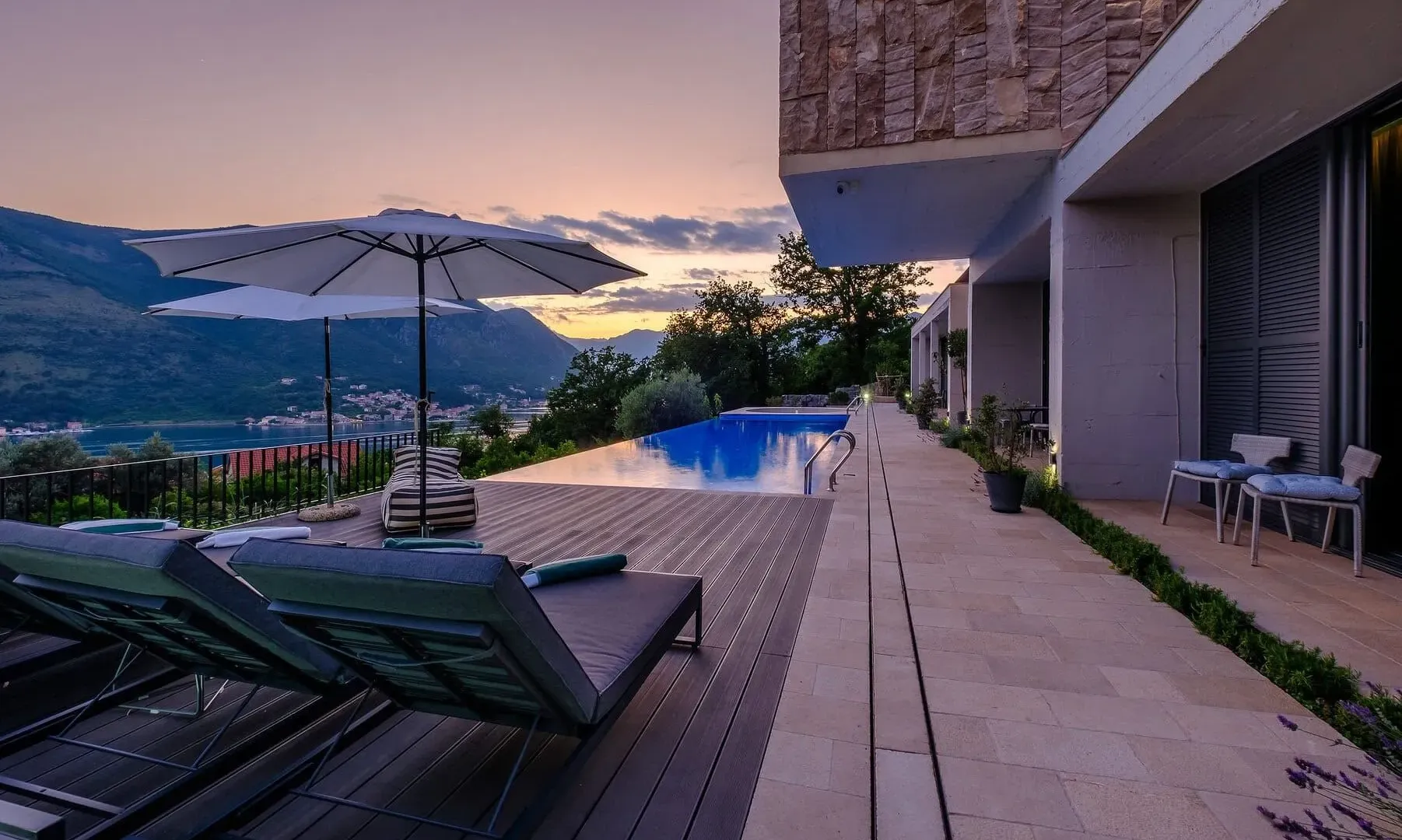 Sale, house, 419m², Dobrota, Kotor