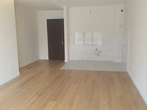 Izdavanje, dvosoban stan, 82m², Kod Capital Plaze, Podgorica - image 10