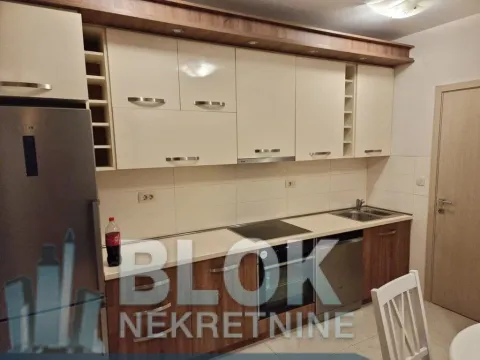 Izdavanje, dvosoban stan, 75m², City Kvart, Podgorica - image 5