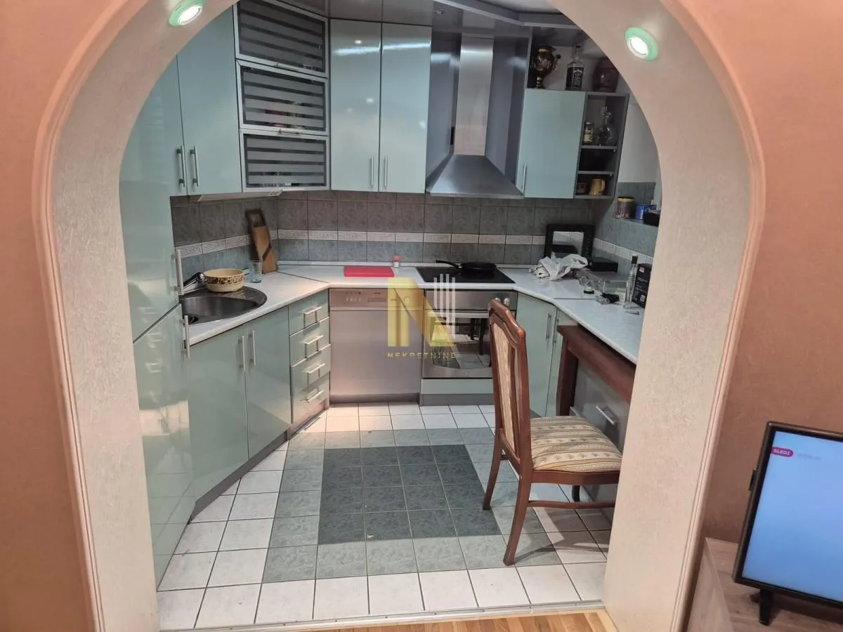 Izdavanje, dvosoban stan, 53m², Klisa, Novi Sad Sve Podlokacije