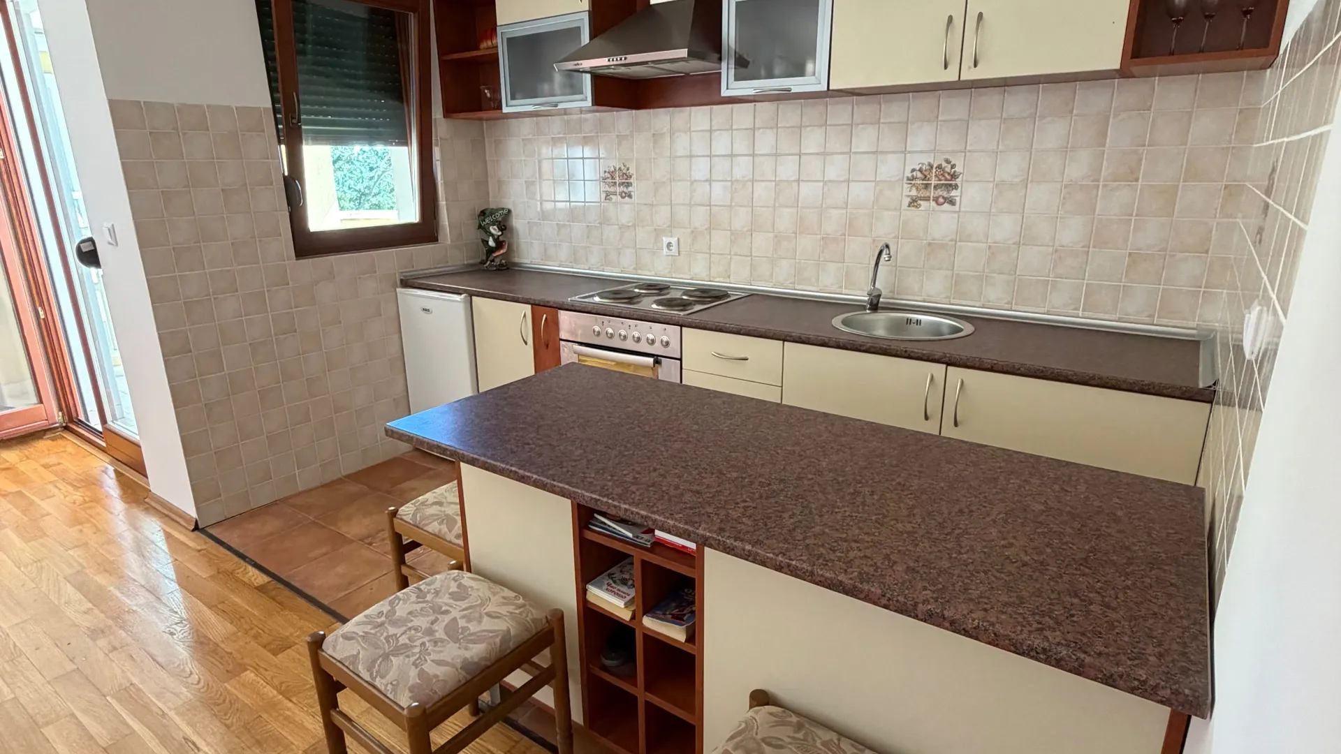 Prodaja, jednosoban stan, 48m², Petrovac, Budva