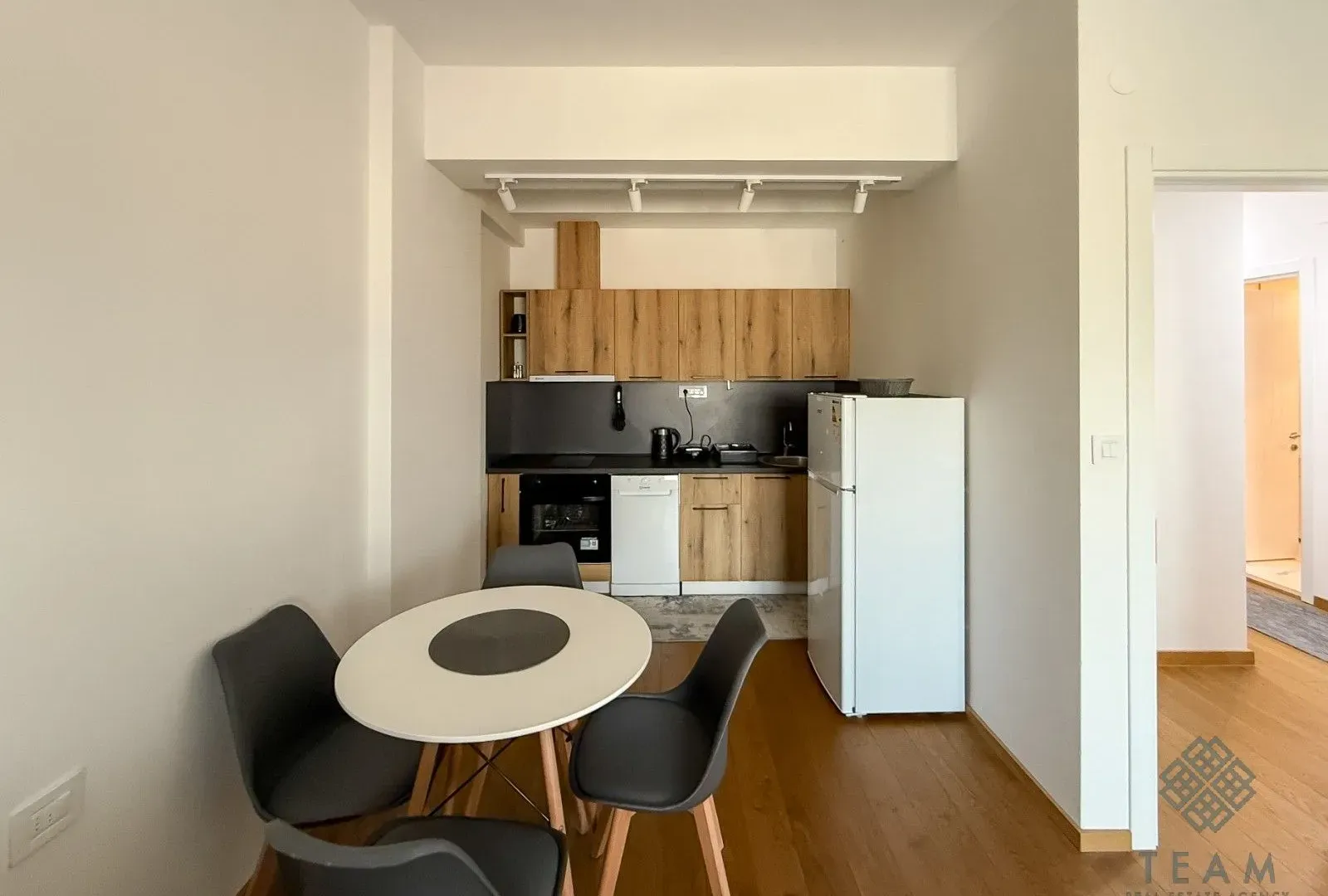 Izdavanje, jednosoban stan, 59m², Stara Varoš, Podgorica