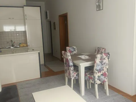 Rent, one bedroom apartment, 45m², Baošići, Herceg Novi - image 5