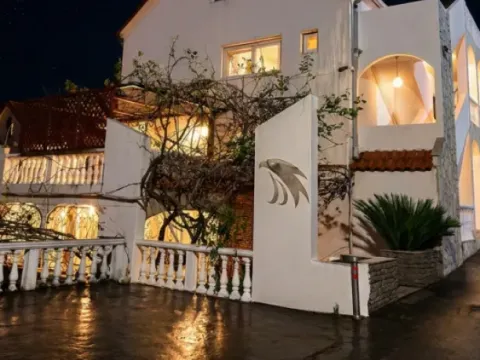 Prodaja, kuća, 263m², Prčanj, Kotor - image 2