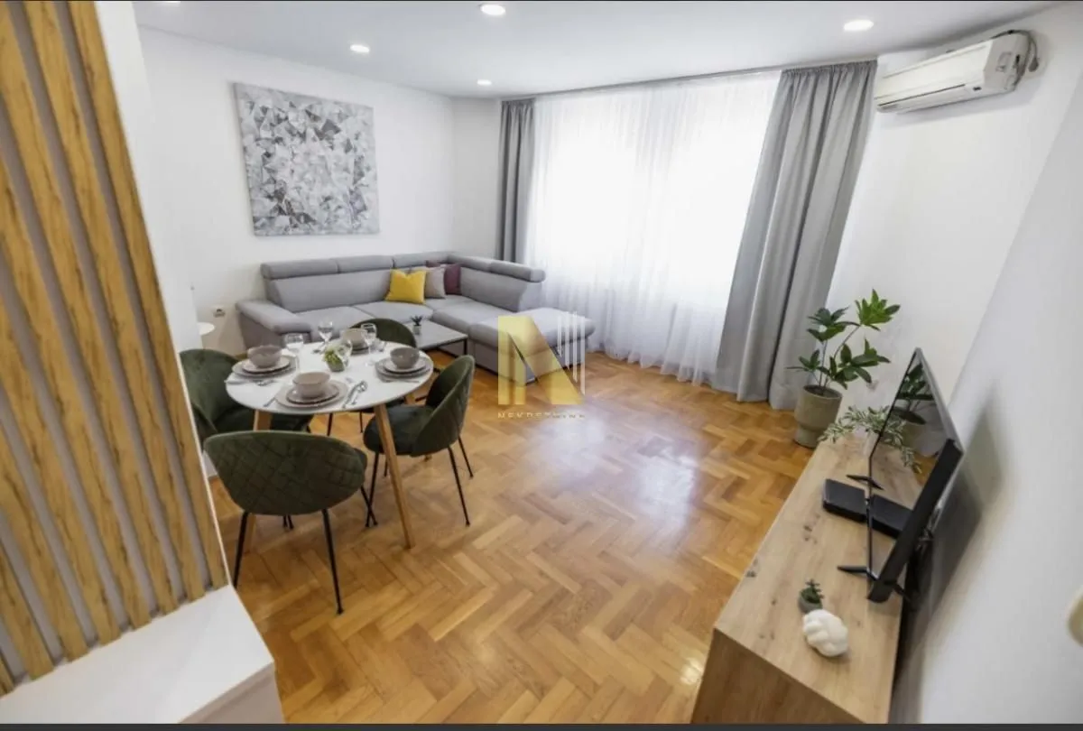 Izdavanje, dvosoban stan, 52m², Centar, Novi Sad