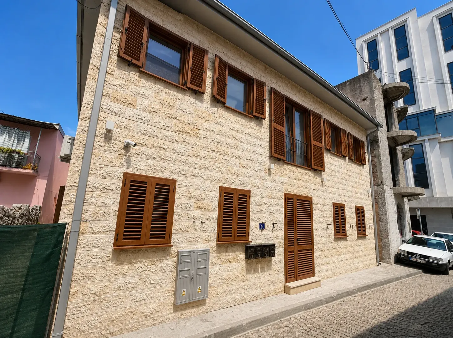 Rent, office space, 90m², Stara varoš, Nikšić
