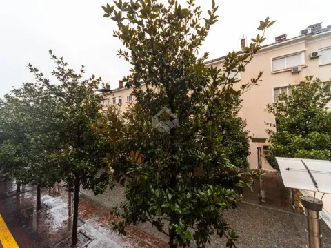 Izdavanje, poslovni prostor, 61m², Centar, Podgorica - image 4