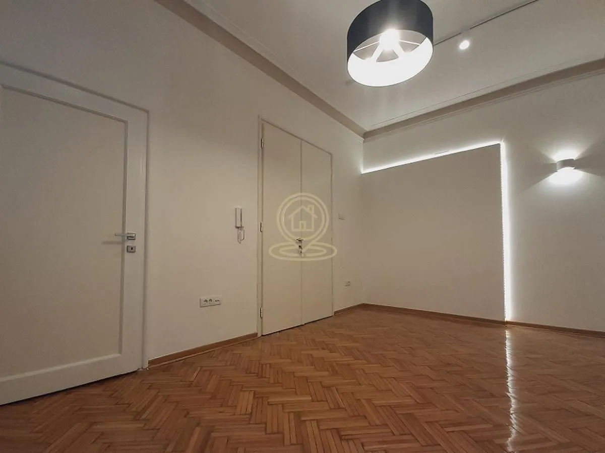 Rent, office space, 87m², Kalenić Pijaca, Vračar Sve Podlokacije