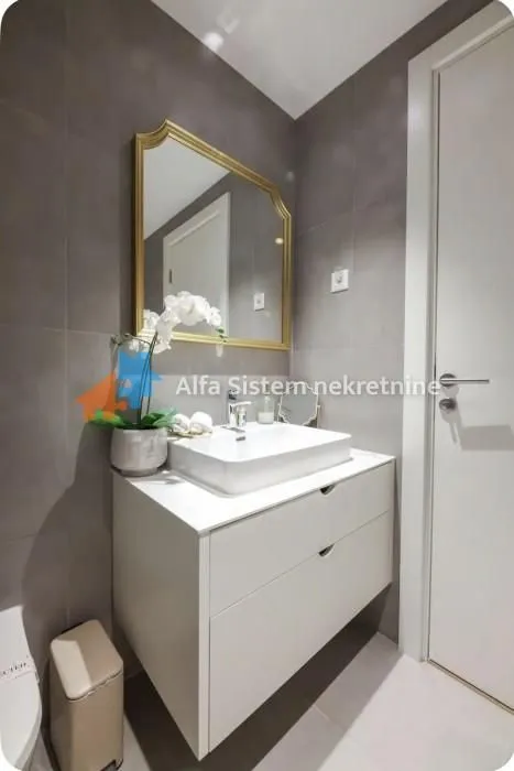 Rent, three bedroom apartment, 77m², Savski Venac, Beograd