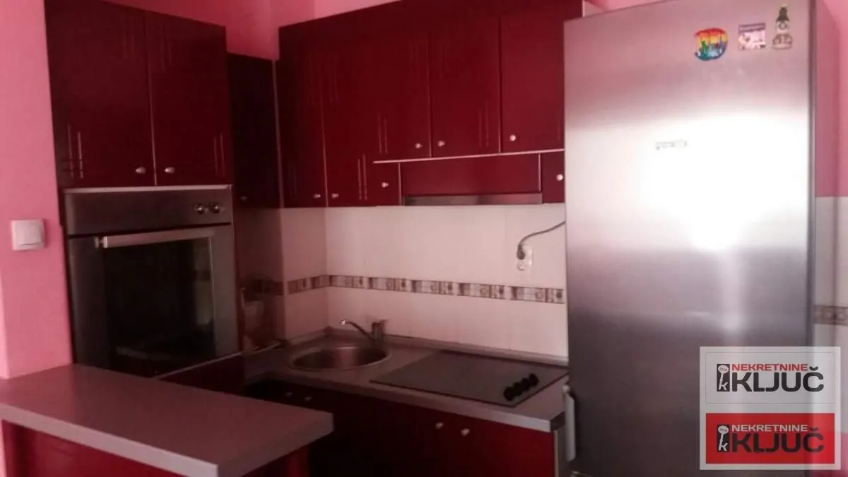 Izdavanje, dvosoban stan, 43m², Grbavica, Novi Sad Sve Podlokacije