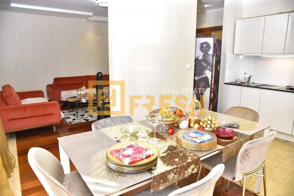 Rent, four bedroom apartment, 140m², Centar, Podgorica