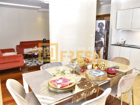 Izdavanje, četvorosoban stan, 140m², Centar, Podgorica - image 6