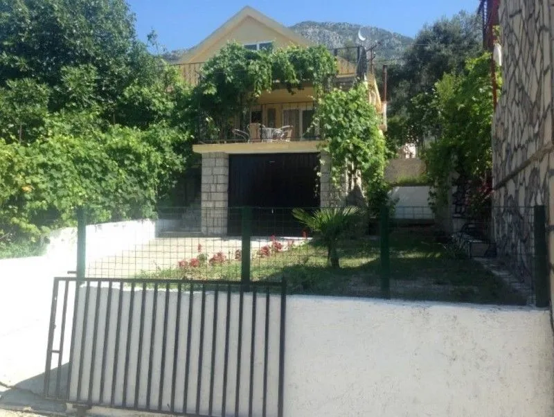 Sale, house, 190m², Šušanj, Bar