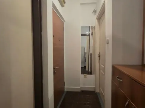 Izdavanje, jednosoban stan, 39m², Blok 6, Podgorica - image 8