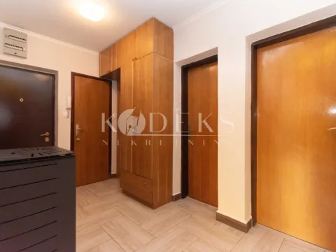 Izdavanje, trosoban stan, 103m², Zabjelo, Podgorica - image 15