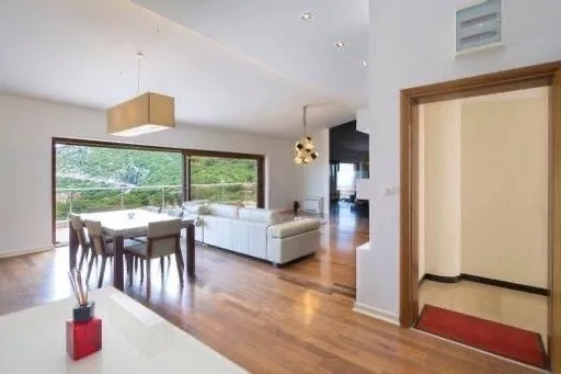 Prodaja, trosoban stan, 191m², Kamenovo, Budva