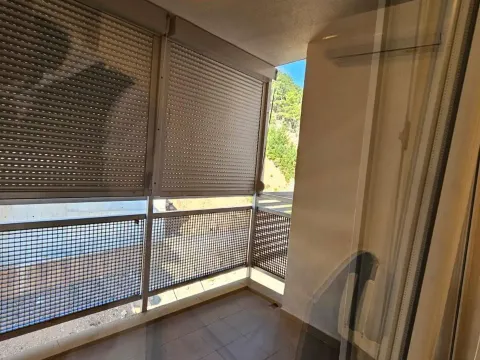 Izdavanje, trosoban stan, 90m², Dubovica, Budva - image 10