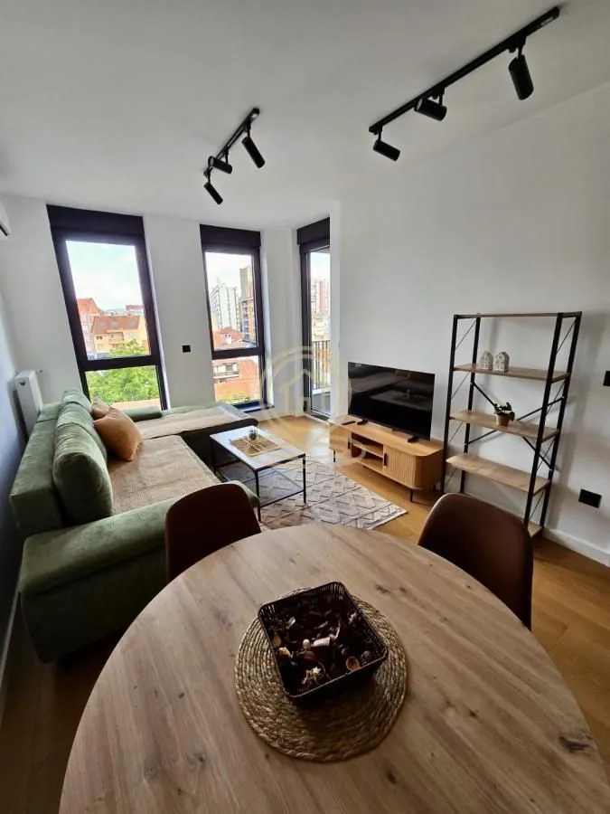 Izdavanje, dvosoban stan, 46m², Medijana, Niš