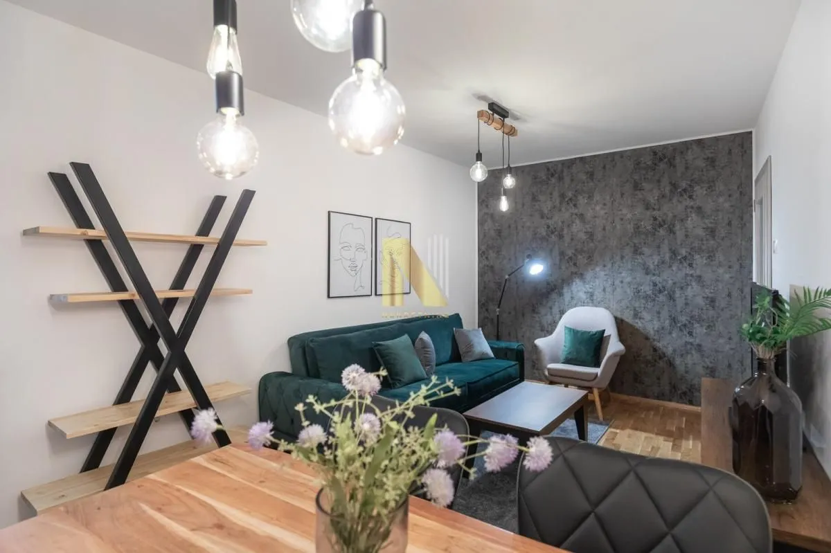 Izdavanje, dvosoban stan, 46m², Centar, Novi Sad