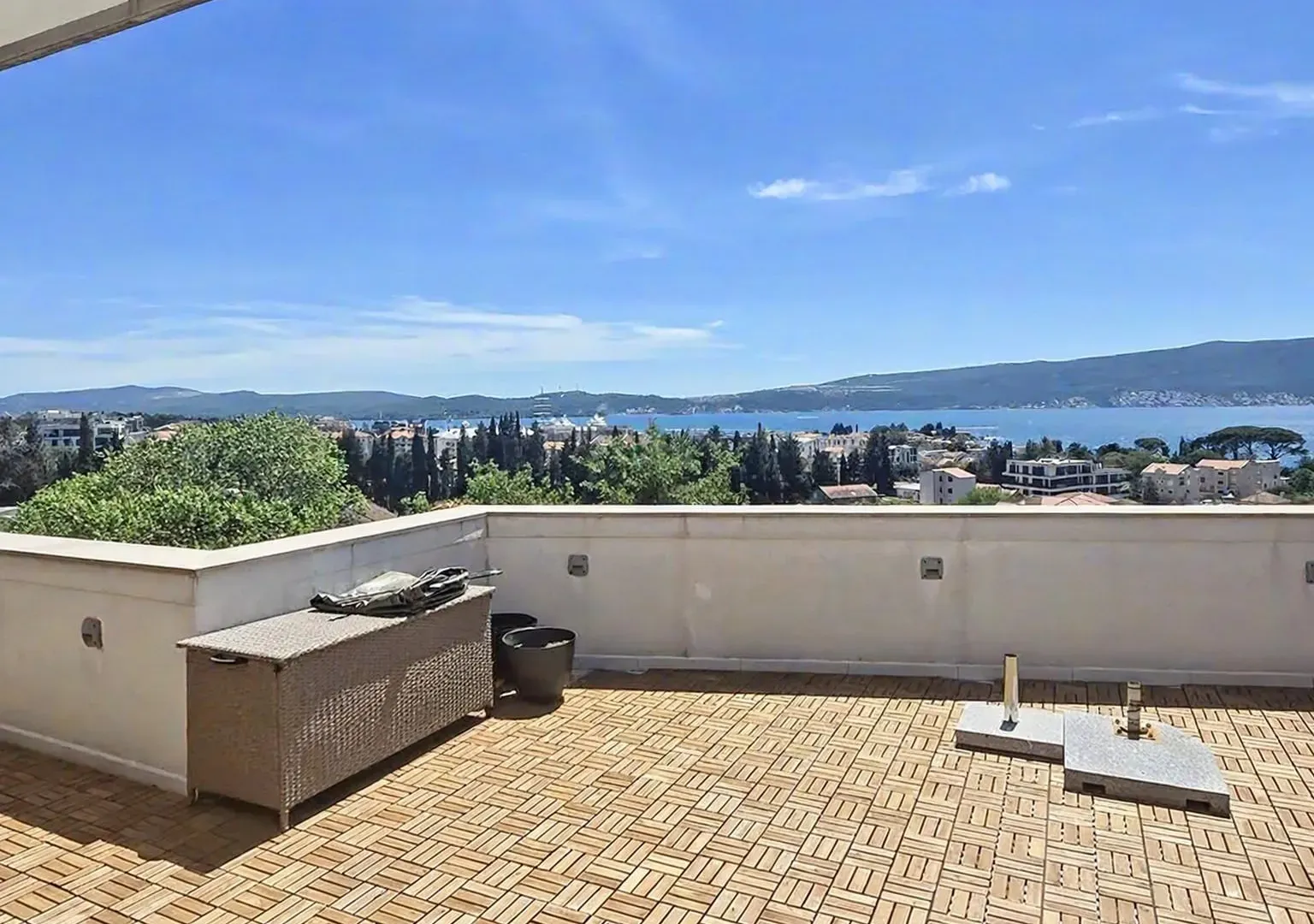 Rent, two bedroom apartment, 100m², Donja Lastva, Tivat