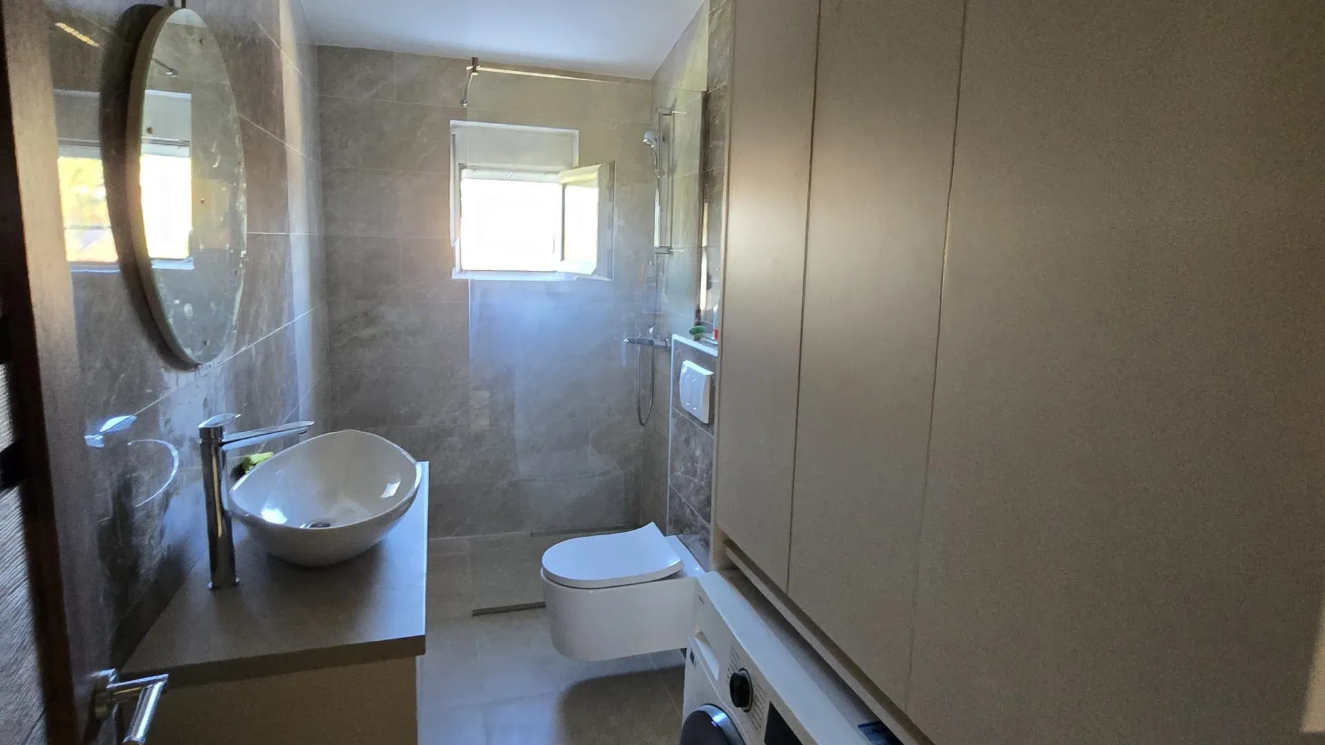 Rent, three bedroom apartment, 180m², Tološi, Podgorica