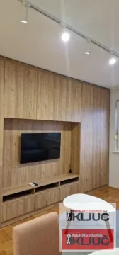 Izdavanje, garsonjera, 28m², Novi Sad, Srbija - image 9