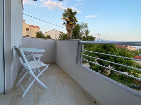 Izdavanje, jednosoban stan, 38m², Baošići, Herceg Novi - image 2