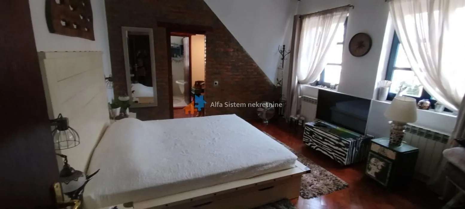 Rent, house, 360m², Banjica, Voždovac Sve Podlokacije