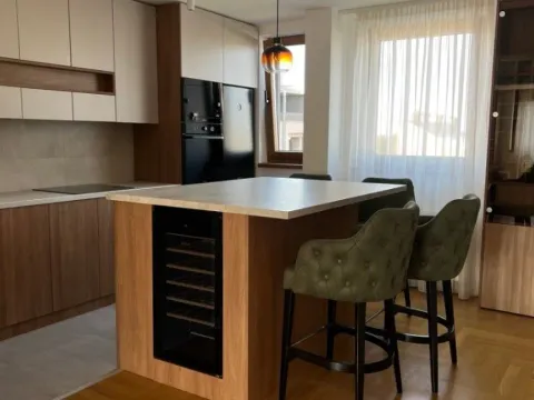 Izdavanje, trosoban stan, 77m², Donji Dorćol, Dorćol Sve Podlokacije - image 9